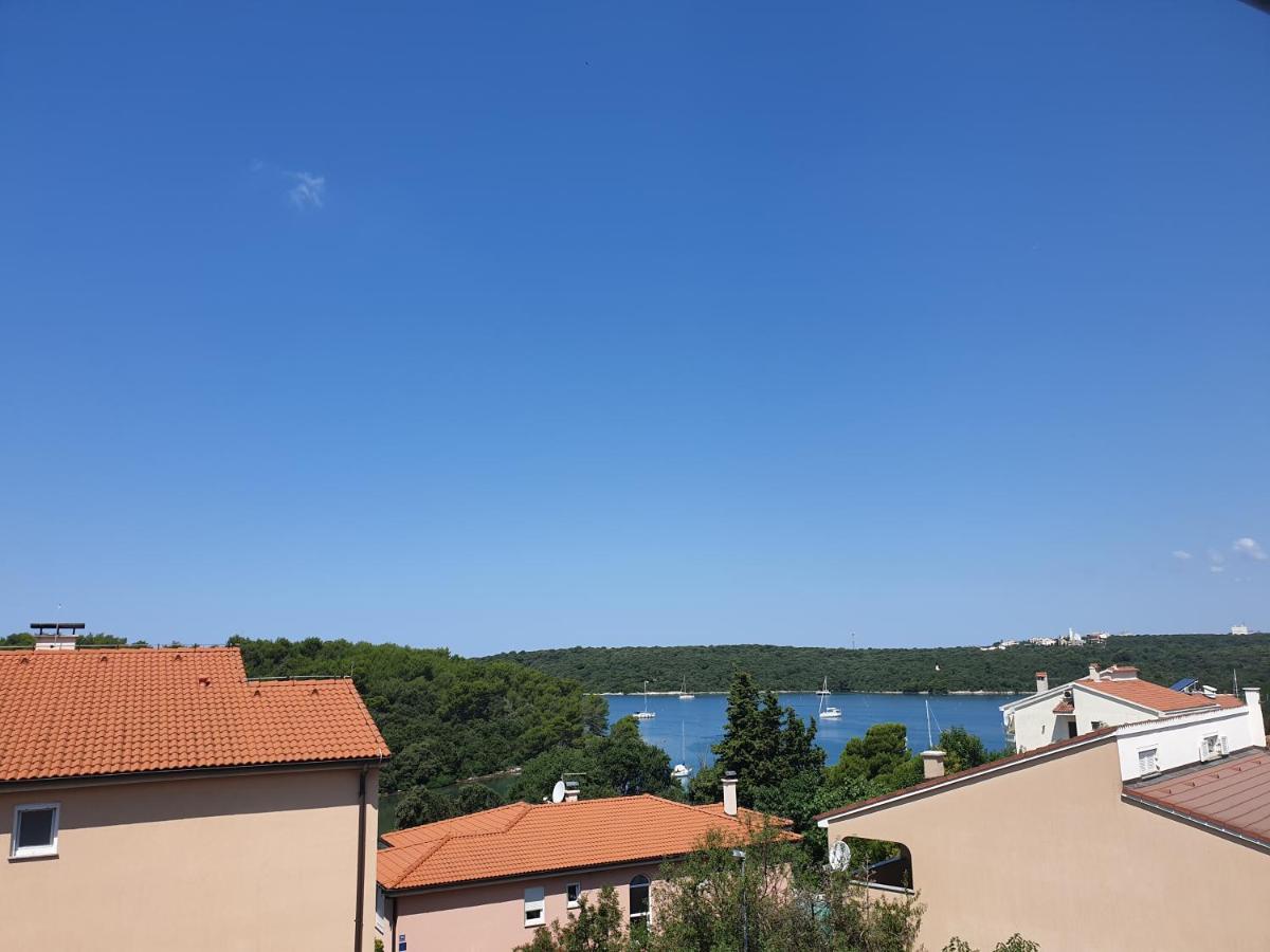 Outdoor Apartment Lina Banjole Bagian luar foto
