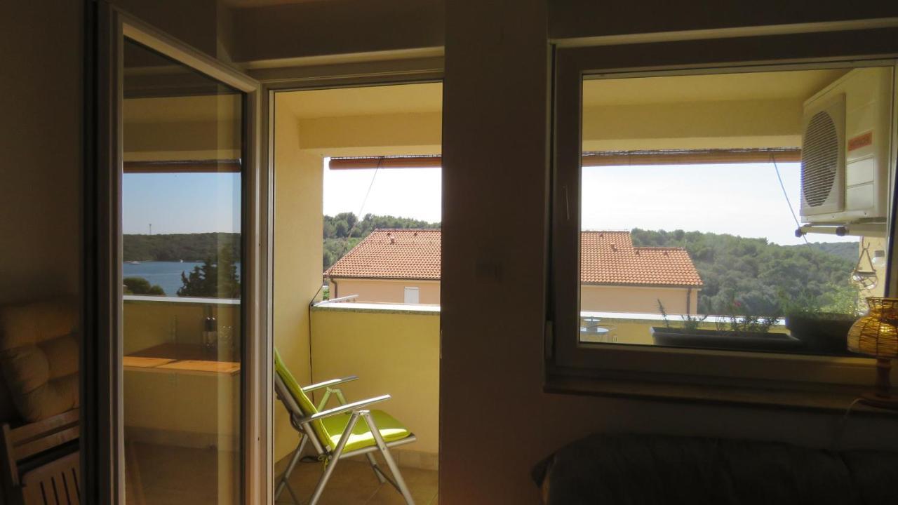 Outdoor Apartment Lina Banjole Bagian luar foto